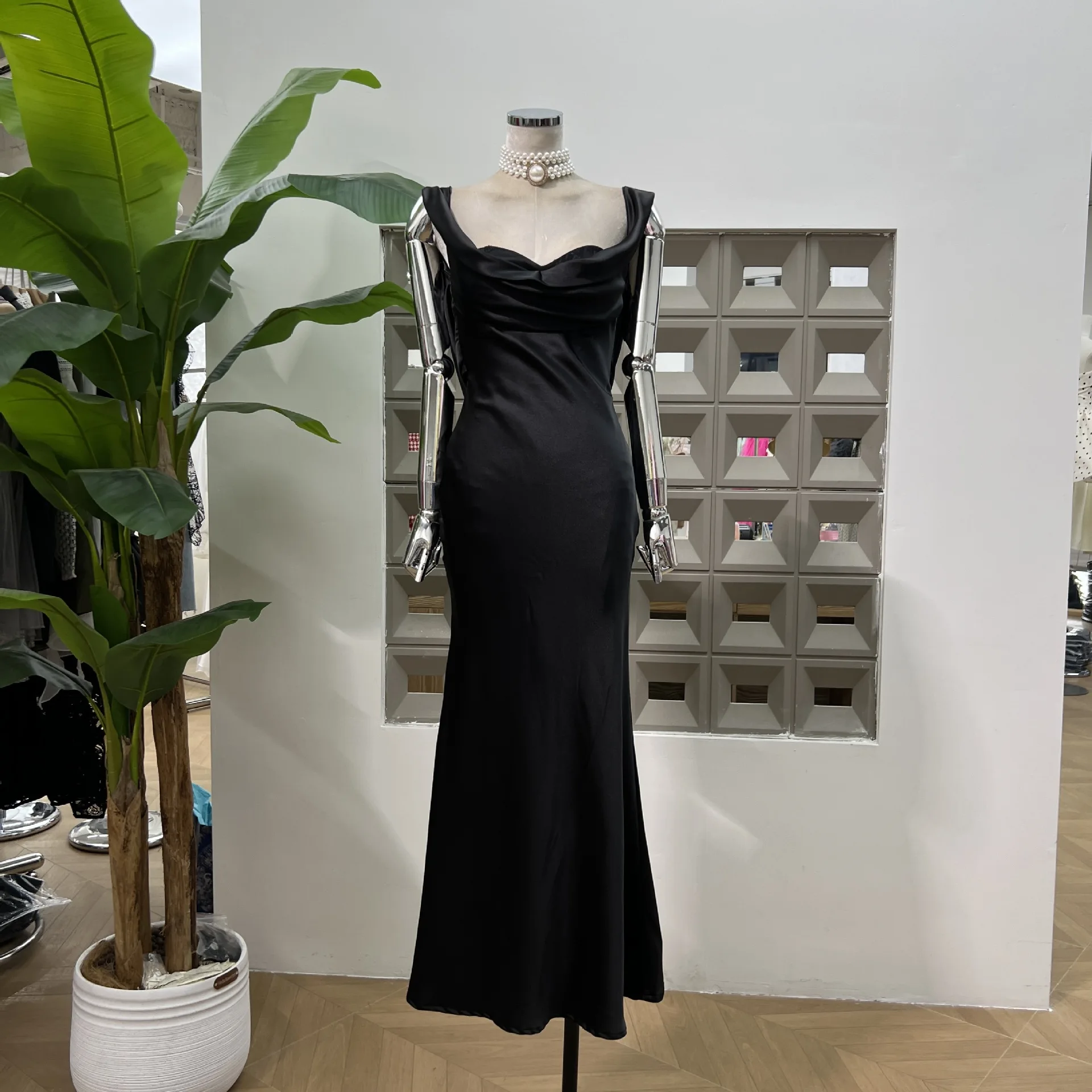 Moda elegante vestidos de festa de brithday para as mulheres 2025 verão sem mangas u sem costas cetim bodycon maxi vestidos roupas femininas