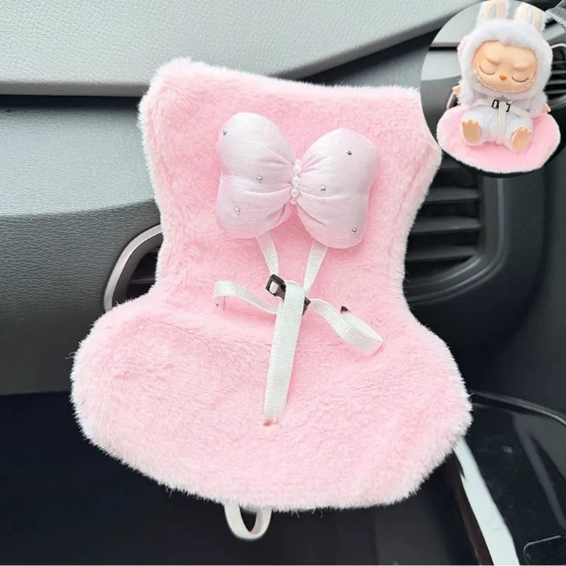 Labubu 車のベントぬいぐるみ子供用特別安全シート、子供なしで手作り