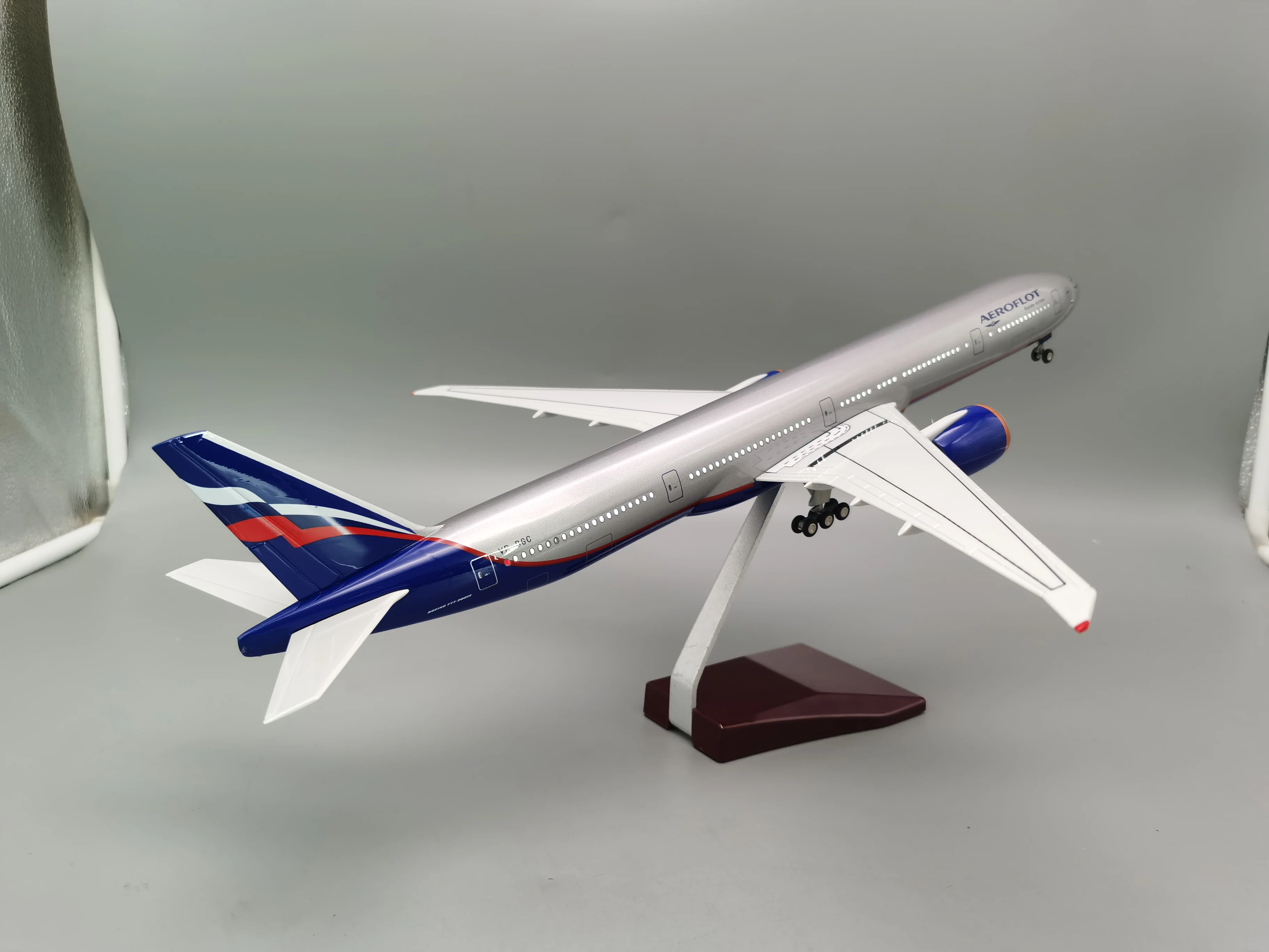 Airplane Model 47CM 1/157 Scale 777 B777 Aircraft Russia AEROFLOT Airlines Model W Light and Wheel Landing Gear Diecast Plastic