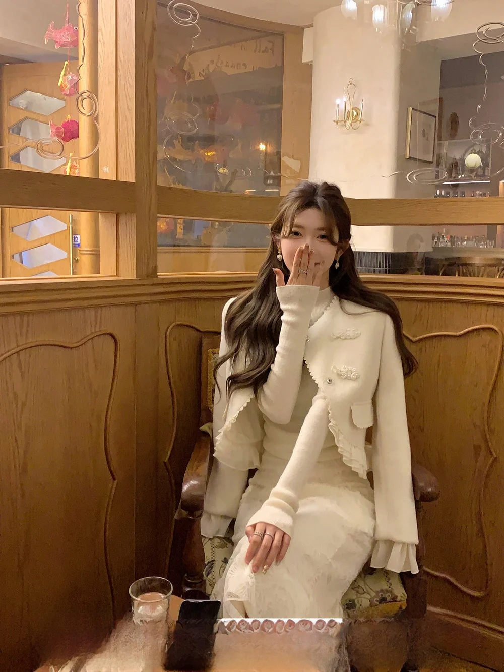 

Женский трикотажный свитер NMIOK из смесовой шерсти с кружевными вставками и декором в виде деревянных ушей, стандартный крой, длинный рукав, круглый вырез, пальто