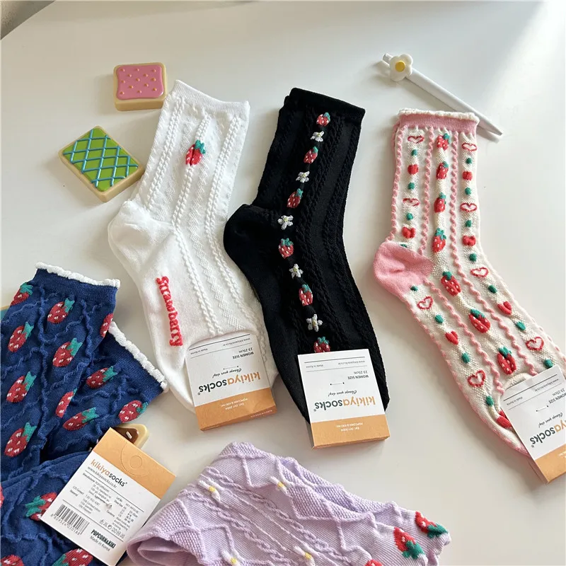 Meias Kikiyasos25 com Padrão de Flor de Morango em Relevo para Mulheres, Design Floral que Absorve a Umidade