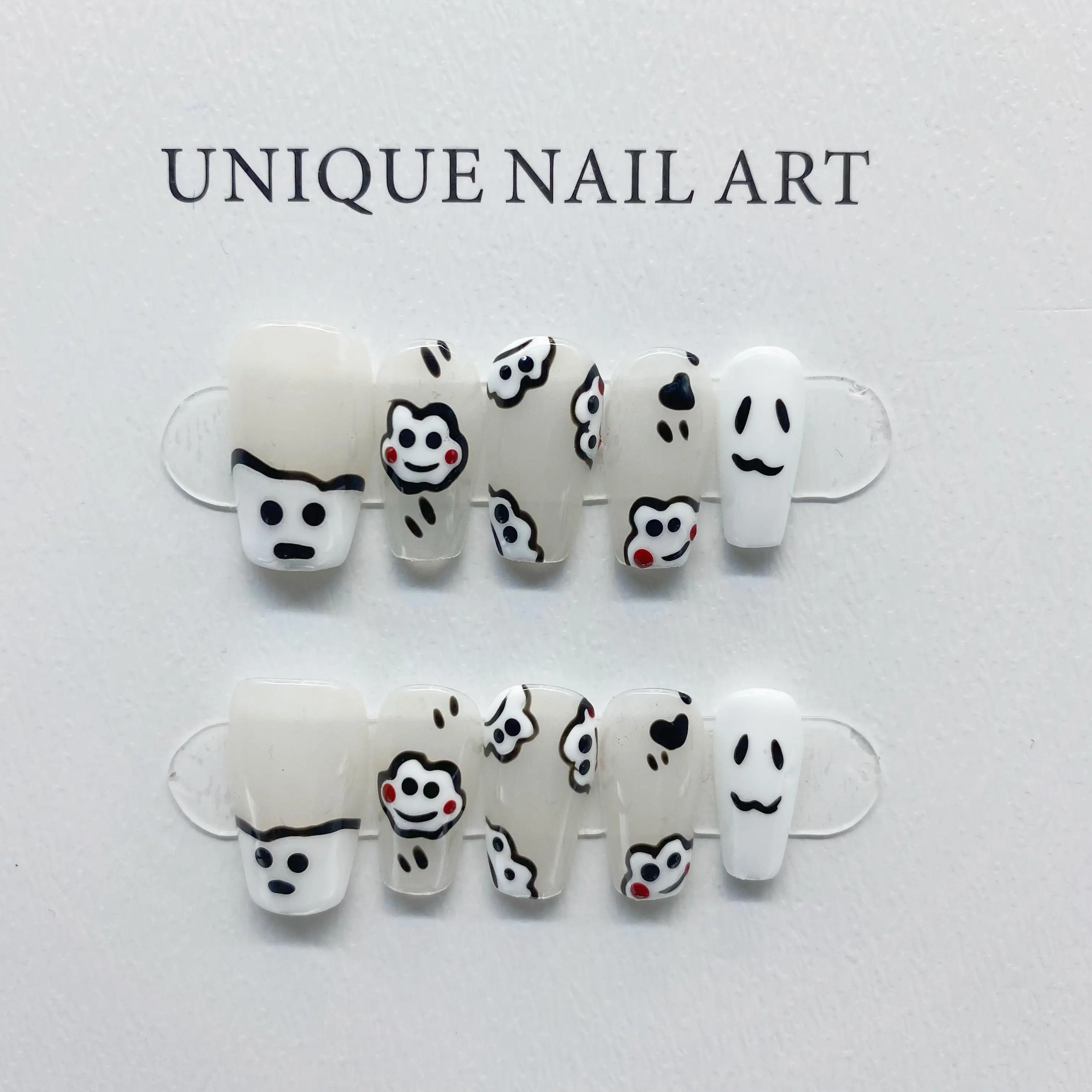 Adorable Cartoon Hand-Painted Puppy Detachable High-Quality Reusable Elegant White Press On Nails.No.D074