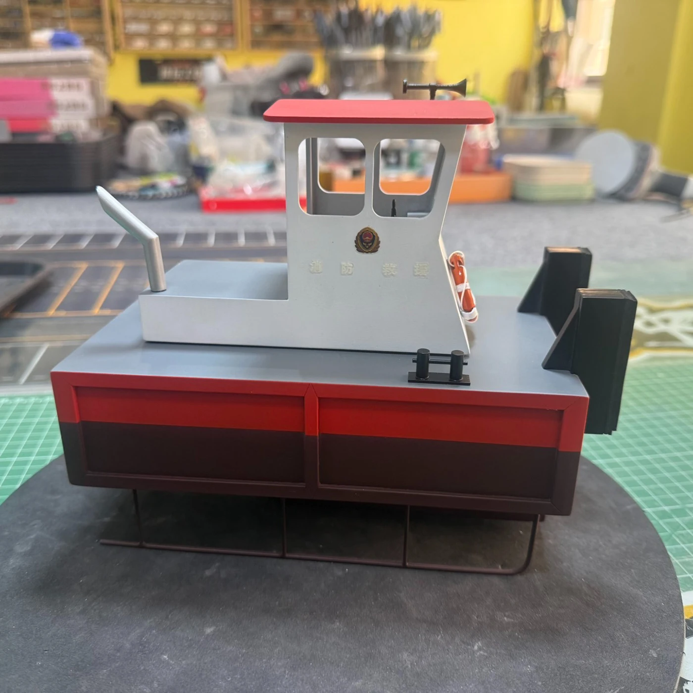 Barco rc 21.3cm equipado motor sem escova controle remoto empurrador barcos de resgate impressão 3d moldagem rc schiffe modelo rtr navio brinquedo