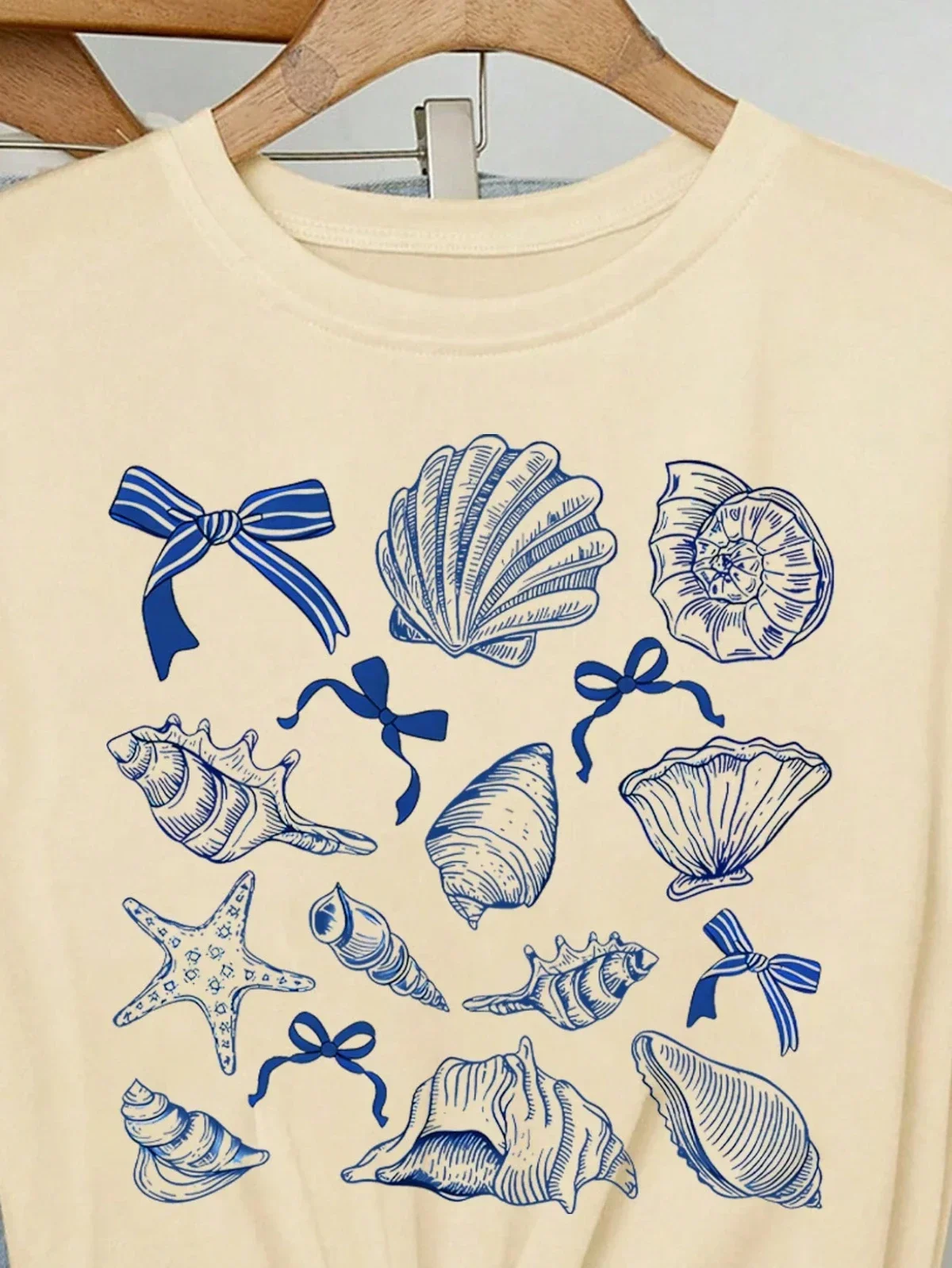 Summer American Retro Marine Animal Conch Bow Pattern Women's Round Neck Street Clothing Half-sleeved Top Aesthetic Clothes image 3
