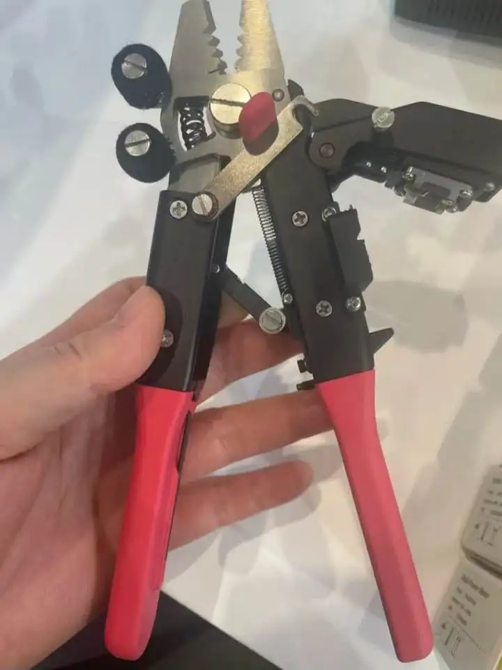 Peeling integrated knife 11-in-1 Fiber Optic Stripping Miller Pliers Professional FTTH Fiber Networks Tool MC-16