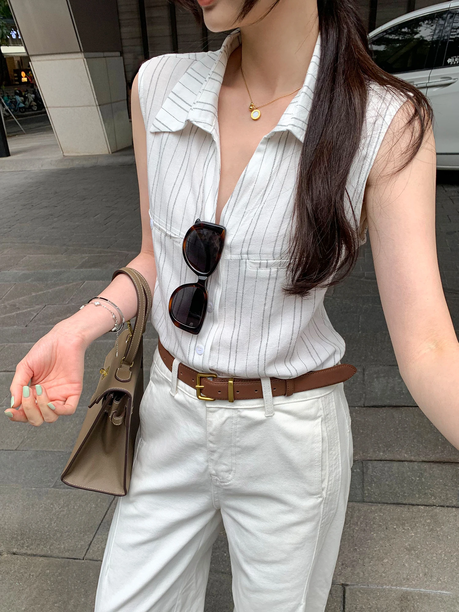 Elegant Striped Shirt Vest Women's Summer Fashionable Age-defying Small Top V-neck Loose Fit Casual Wear Single Button Closure
