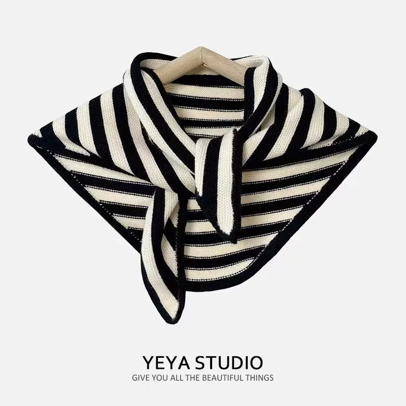 

Hong Kong Style Catwalk Style Versatile Stacked Women Wearing Triangular Scarf Knitted Triangular Scarf Small Shawl Headband