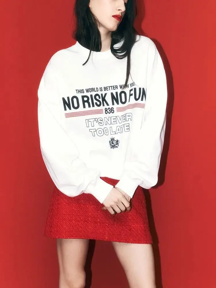 

Персонализированный темпераментный нишевый свитшот с круглым вырезом, белый пуловер, осенняя мода, женские французские классические топы в стиле ретро, уличная одежда