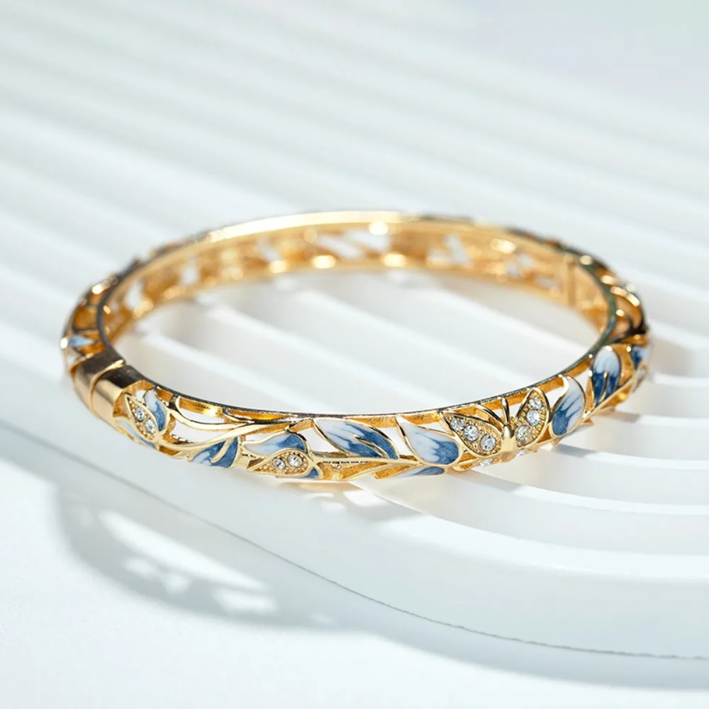 

Ethnic Drip Oil Enamel Bracelet Open Rhinestone Hollow Out Flower Bangle Shiny Hawaiian Women's Hand Bracelet Jewelry Gifts