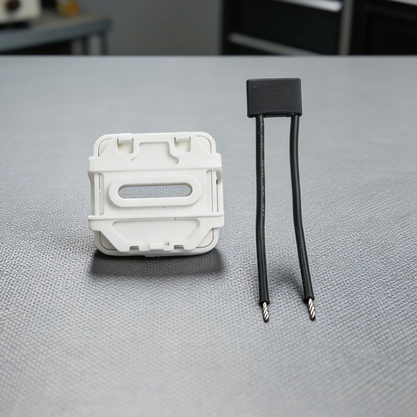 Compact 230V Smart Relay Module for Tuya App No Neutral Wire Needed for Space Efficient Home Automation Installations