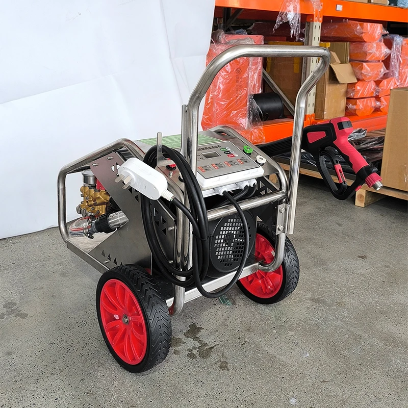 معدات التنظيف الصناعية الجديدة 140BAR/12L عالية الكفاءة مع ميزات المضخة القوية ومكونات التنظيف الصناعية