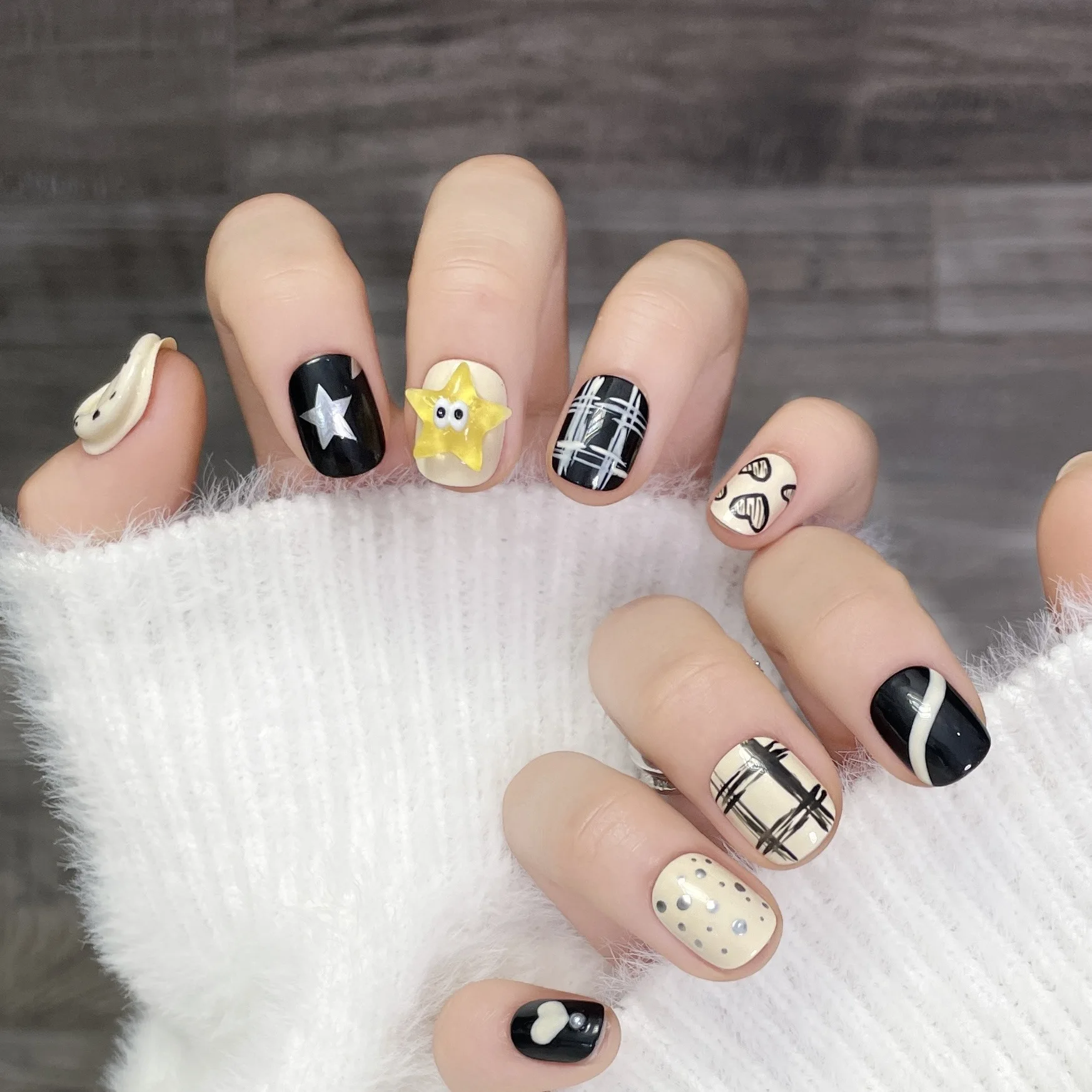 Handmade Press on Nails Cartoon Resin Star Cloud Decor False Nail Tips for Girls Wearable Sweet Short Fake Nail Patches 10pcs image 5