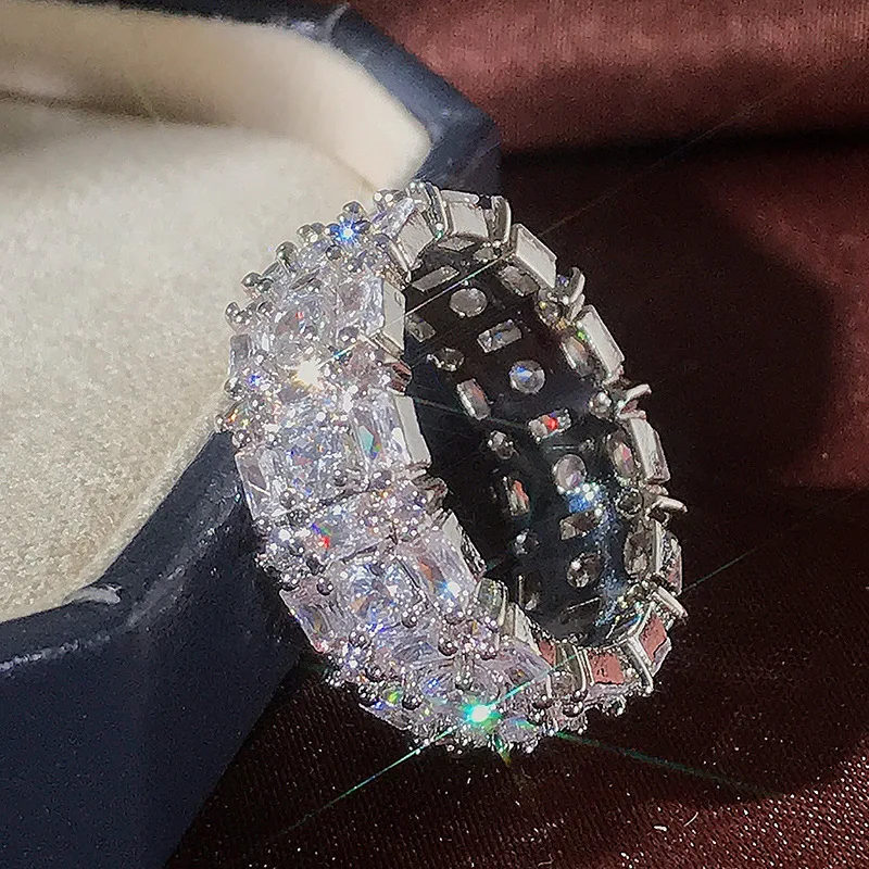 Romantic Silver Col…