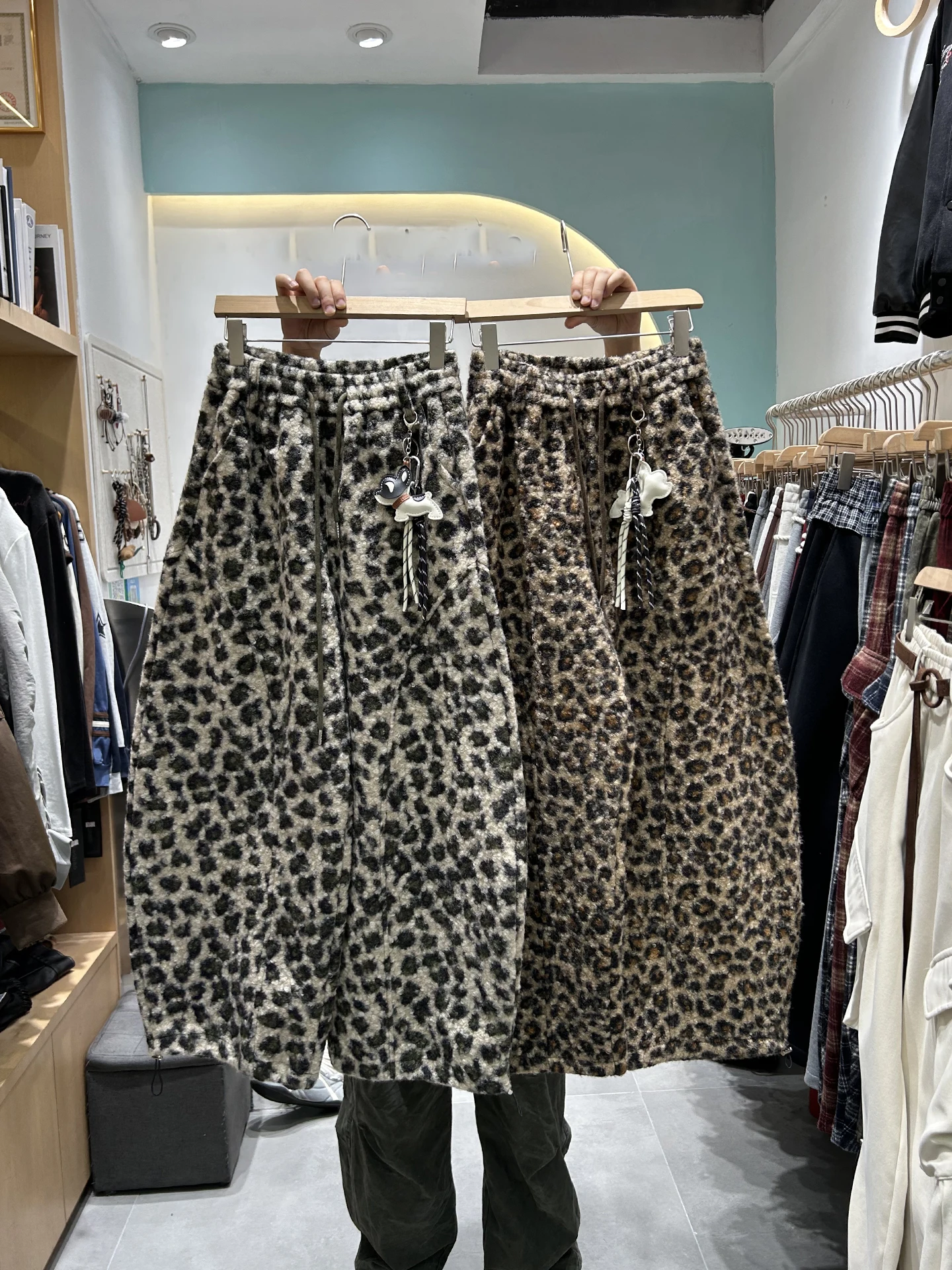 

Женские широкие брюки с леопардовым принтом, на резинке, зимние, теплые, утягивающие, универсальные, повседневные