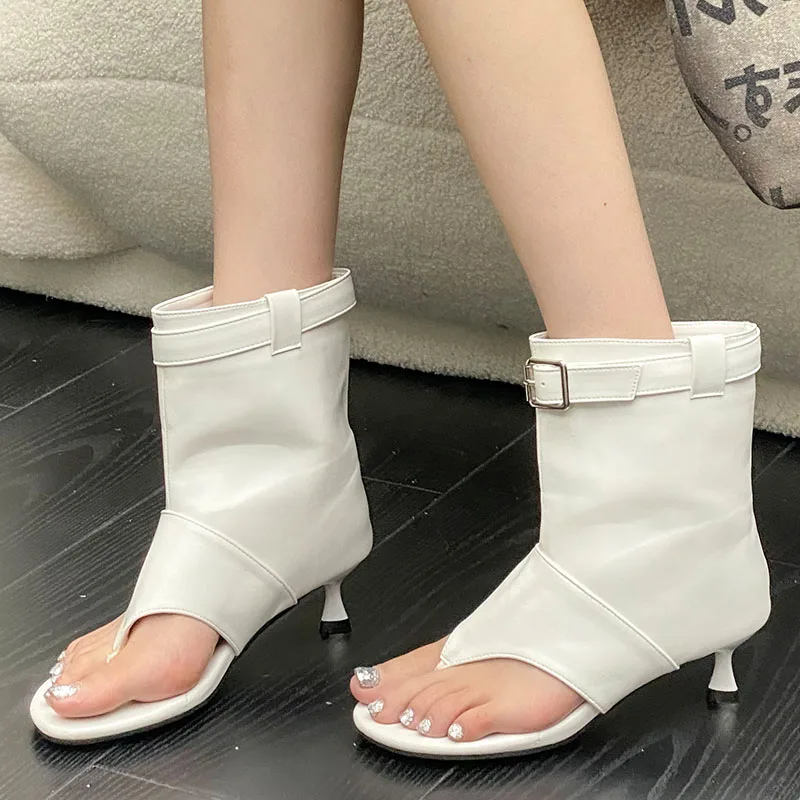 

2024 new retro cool boots with double toe belt buckle flat sandals Black slimming boots women's Roman shoes