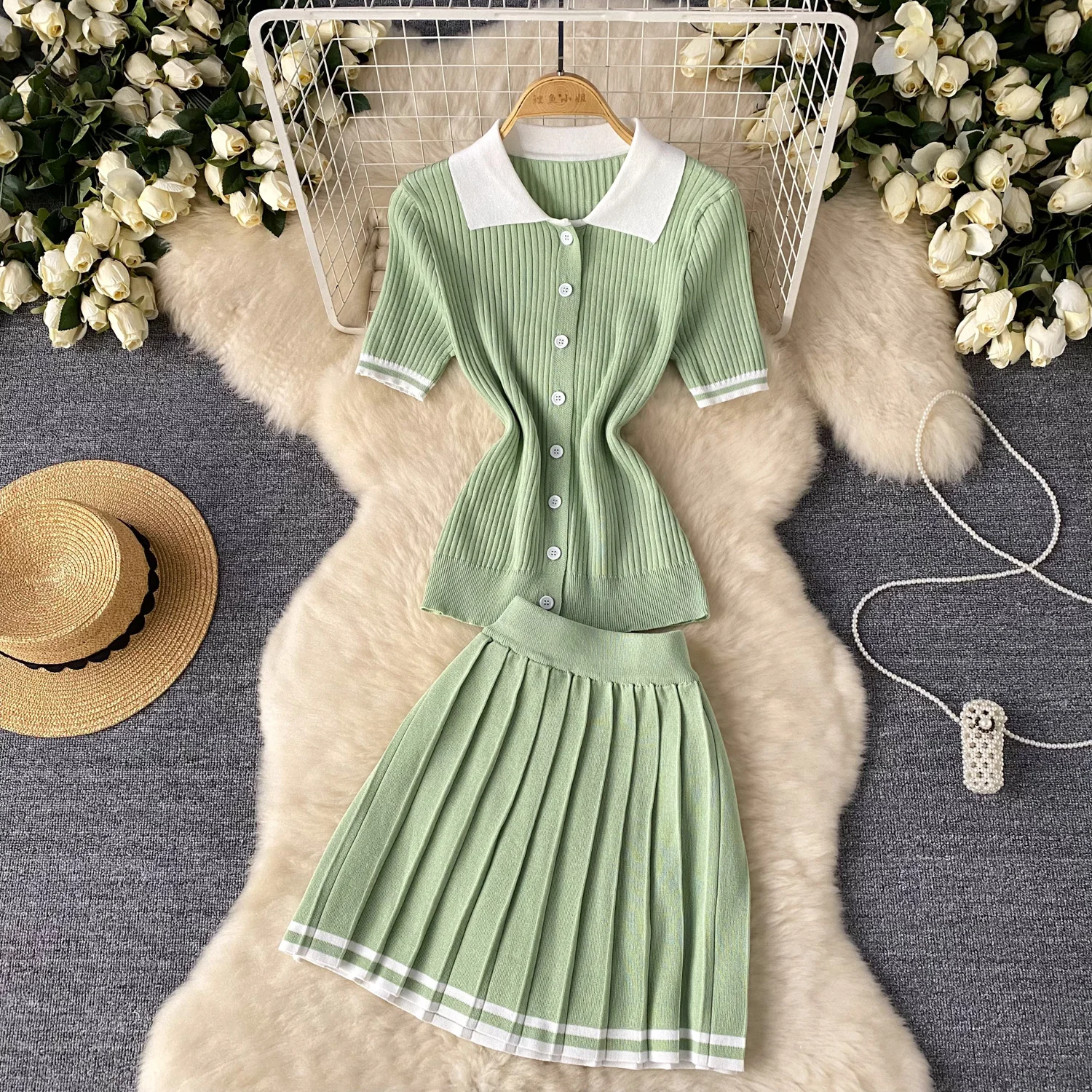 Youth Women Color Contrast Polo Collar Short-sleeved Shirt Tops + High Waist Slimming Pleated Skirt Two-piece Set