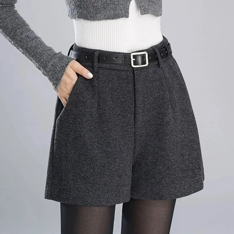 Women\'s High waisted Woolen Shorts For autumn Winter 2025 New Black Loose Casual wide leg A-line boot Pants Female