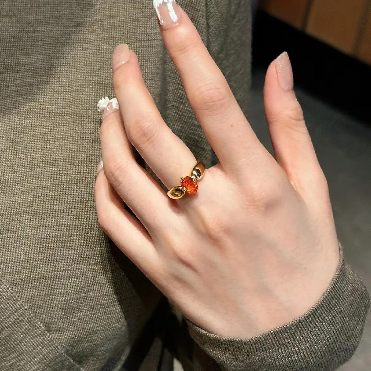 女性のためのヴィンテージのファットデュドゥリング,軽い豪華なデザイン,オレンジ色のジルコン,ファンタダ,卵形のリング,中世の金