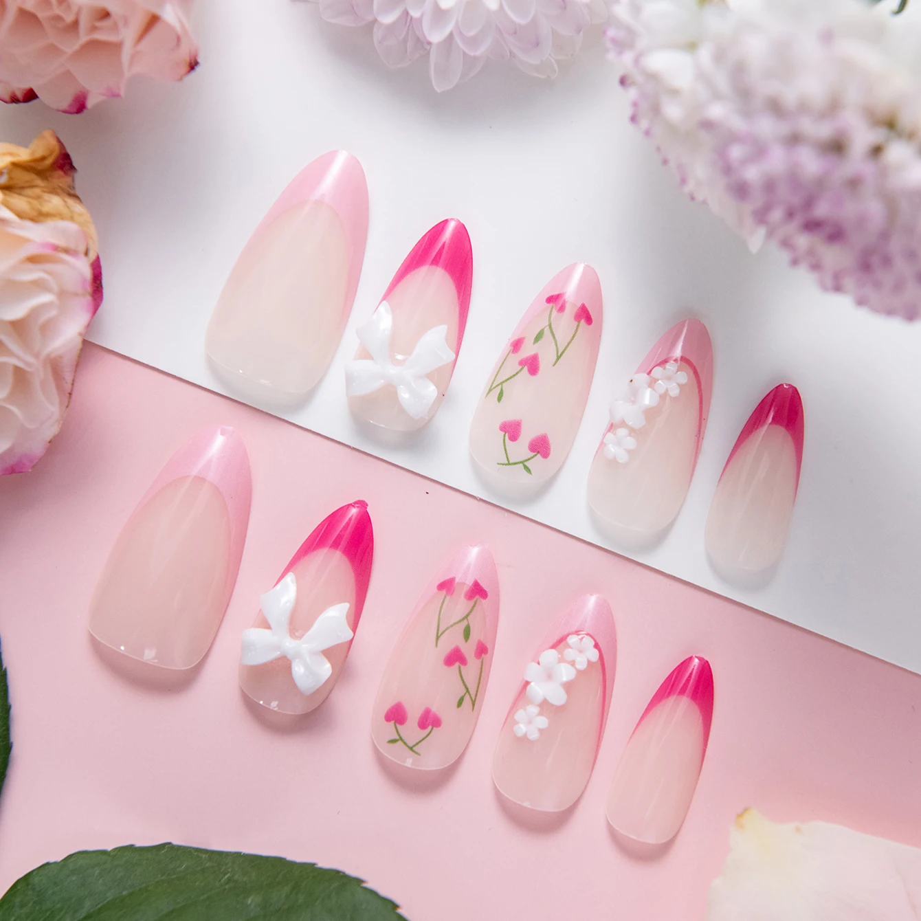 10 Stück kurze Mandel-Kunstnägel, französische Nageldruck, niedliche Nagelspitzen, Gänseblümchen-Schleife und herzförmiges Design, künstliche Nägel für Frauen und Mädchen