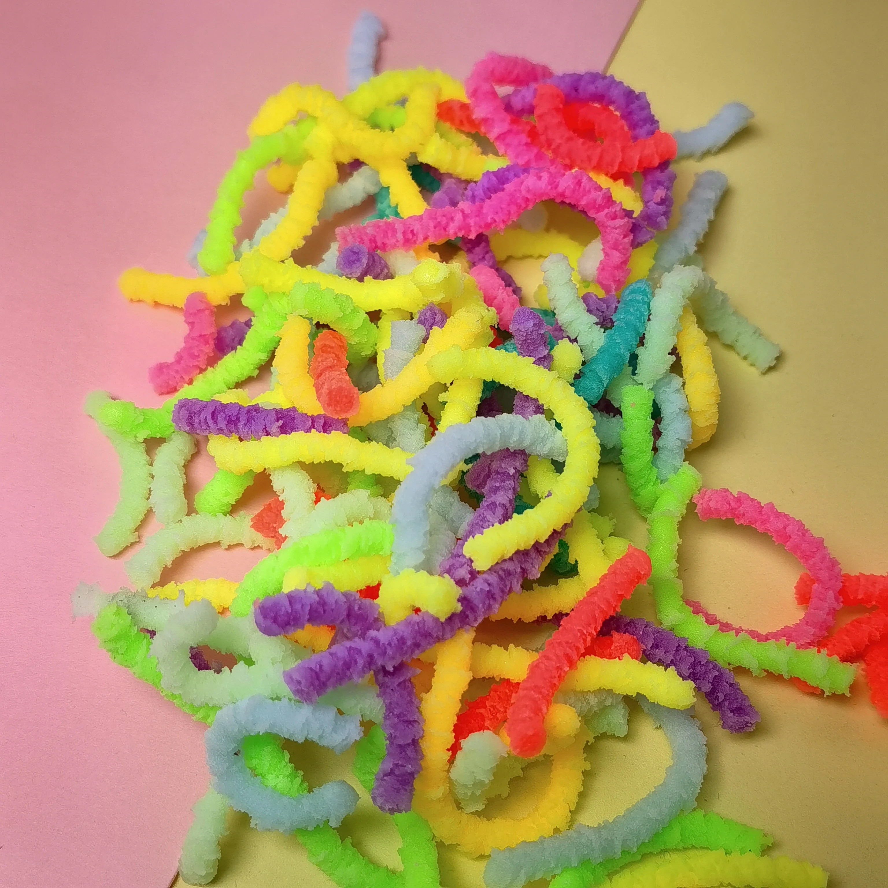 Mixed Colors Moving Insect Novelty Toy 500g Stress Relief Horror Simulated Insects that Move for Pranks Fun Available - view 4