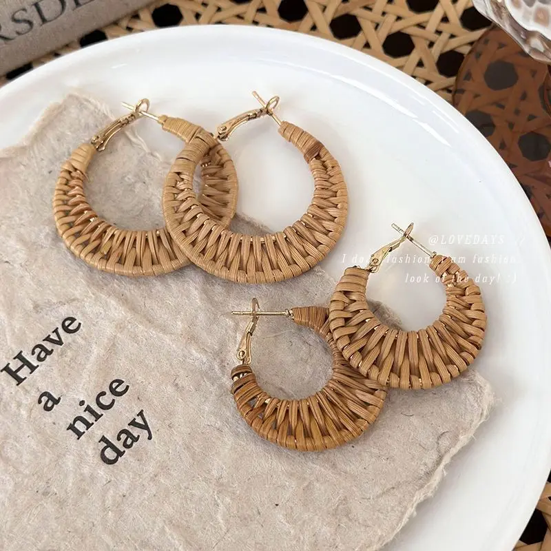 Round Straw Woven Hoop Earrings for Women Beach Vacation Photography Accessory Handmade Fashion Non Slip Lightweight Premium