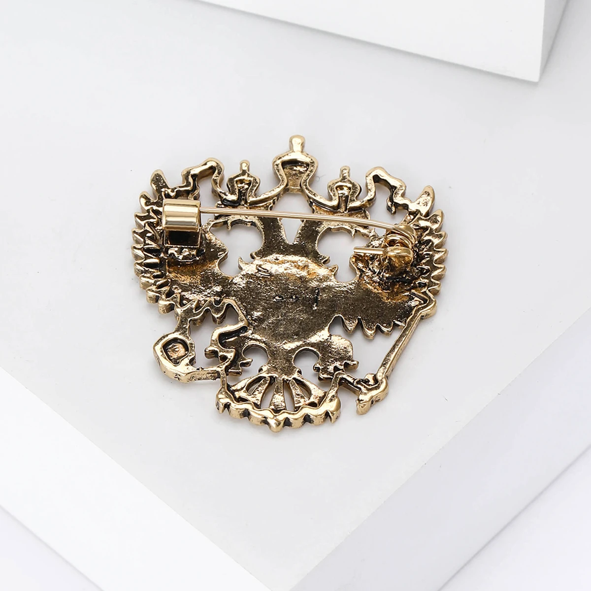 Alloy Double-headed Eagle Badge Brooches for Women and Man 3-color Pins Accessories Gifts Can Be Worn at Holiday Party