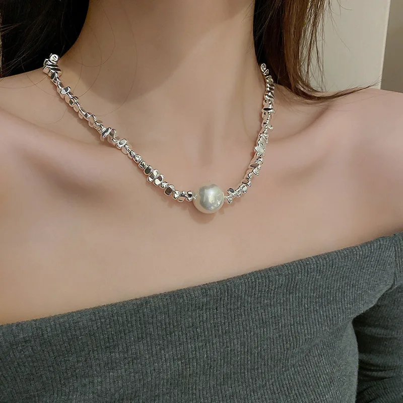 New Pearl Geometric Irregular Stitching Necklace Light Luxury Advanced Exaggerated Design Niche Clavicle Chain Personality Trend