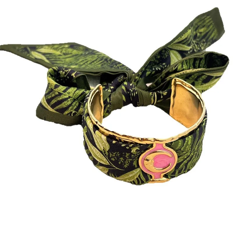 الفولاذ المقاوم للصدأ واسعة محفورة سوار فارغ y2k الشمس والقمر على شكل وشاح سوار الرجعية الخريف والشتاء المرأة رائعة je