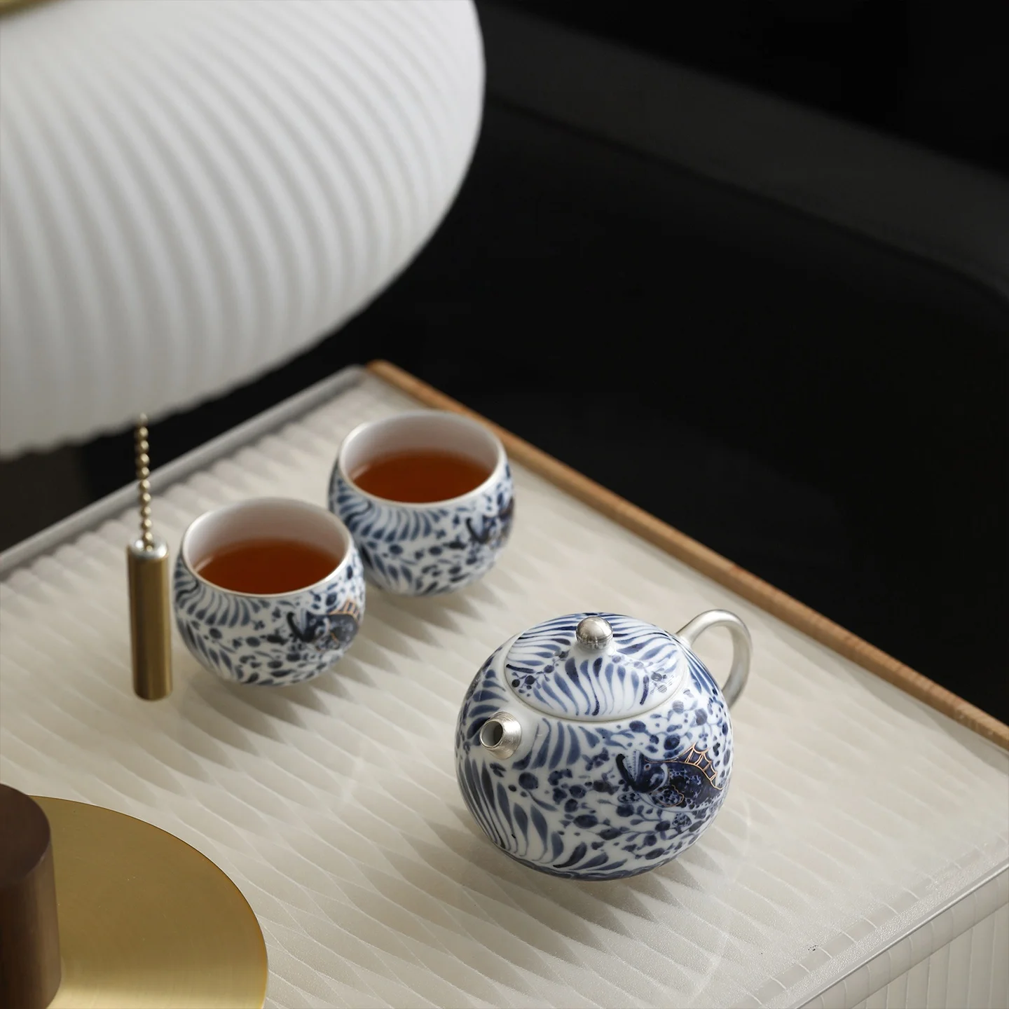 مذهب الفضة لوتس الأسماك الطحالب نمط شيشي إبريق الشاي السيراميك Teaset جميلة 1 وعاء 2 أكواب هدية صندوق الشاي صانع الكونغ فو طقم شاي