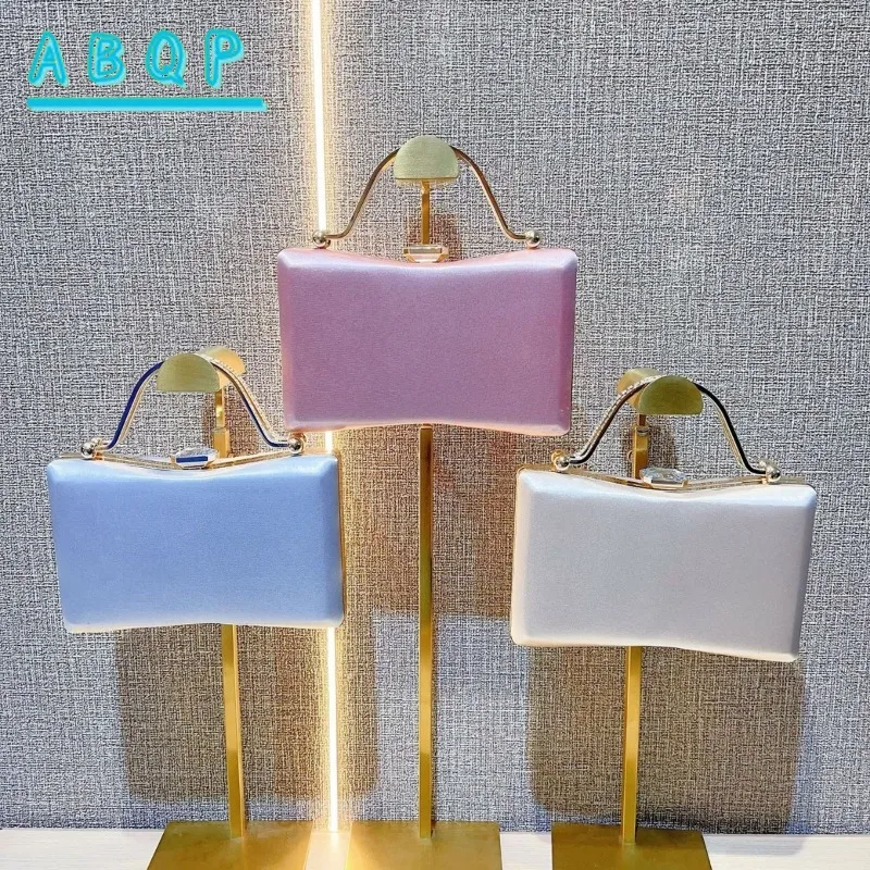 

New Evening Handbag Diamond Sparkling Dinner Party Handbag Luxury Brand Fashion Diamond Shoulder Crossbody Bag High Quality