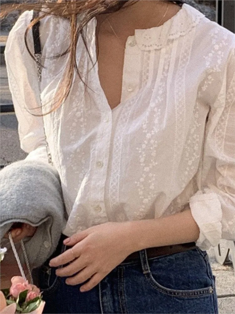 Flower Embroidery Blouses Lace Trim O-Neck Long Sleeve Blouse Spring Vintage Female Elegant Casual French Shirts Women Clothes