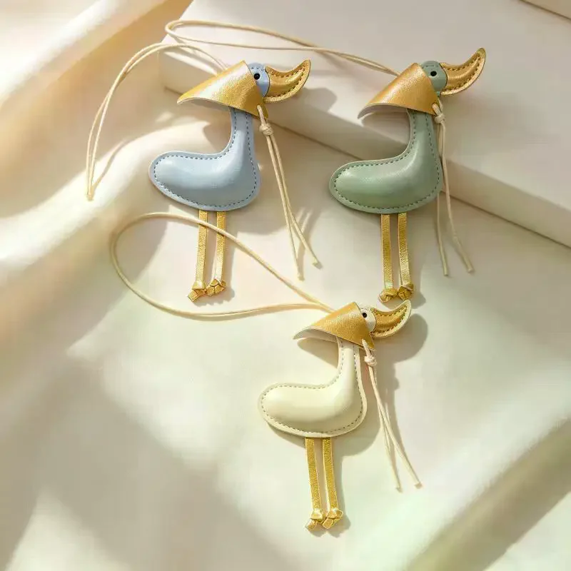 New Creative Scarf Duck Duck Duckling Car Keychain Leather Bag Pendant Pendant Car Keychain Decoration With Cute Keychain