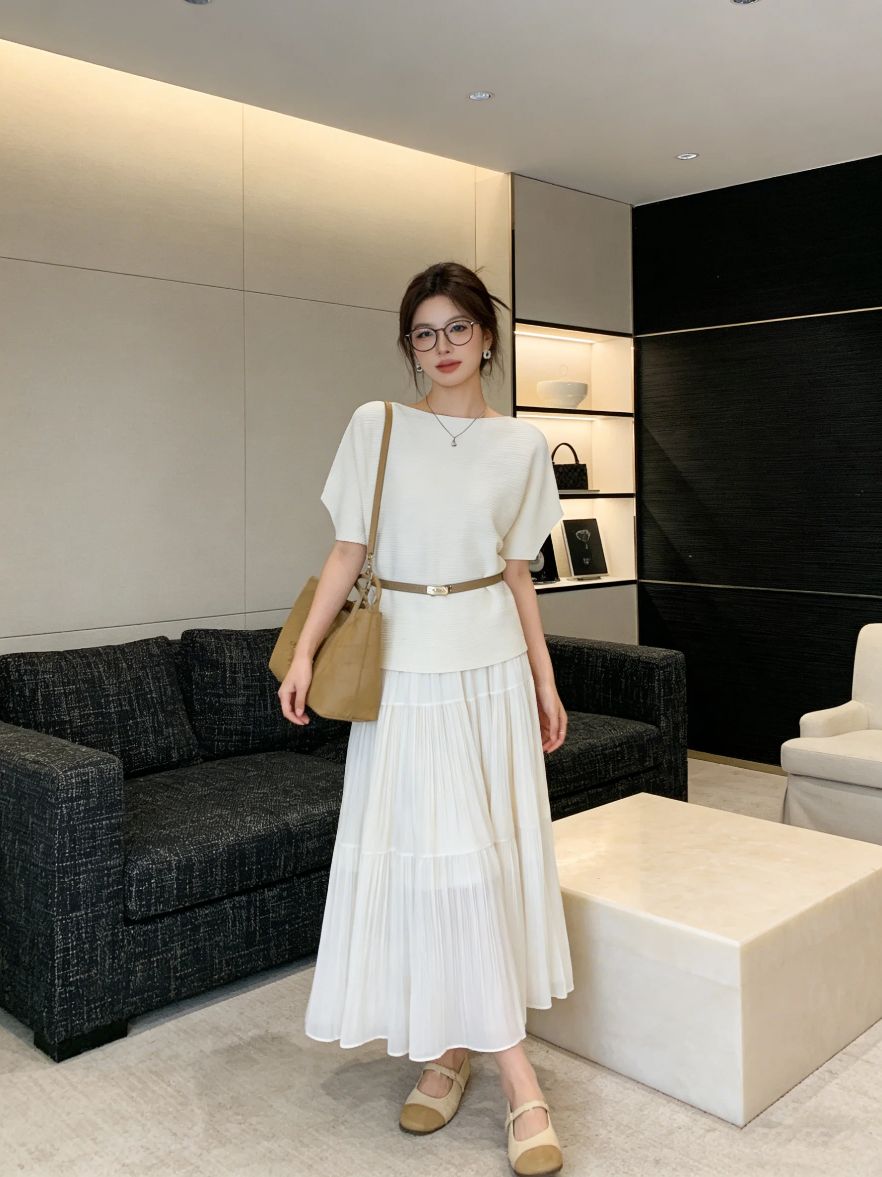 

Летний комплект 2026: плиссированная юбка с высокой талией и футболка с коротким рукавом, модный корейский стиль, женская одежда