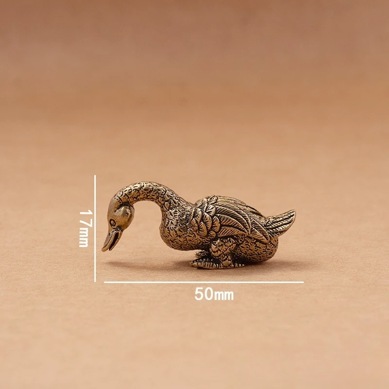 1 PC Patina Micro Carving Brass Duck Small Ornament Antique Brass Solid Animal Decor Tea Pet Antique Copper Ware Home Decoration