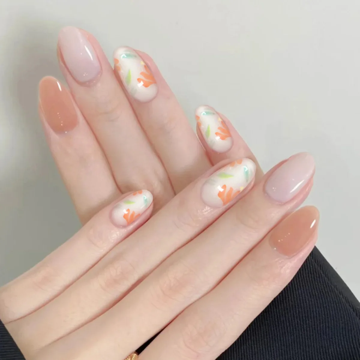 

24-Piece Cool-Toned Elegance Sheer Ombré Press-On Nails – Medium Oval Shape With Petal Designs Fake Nails For Women Girl