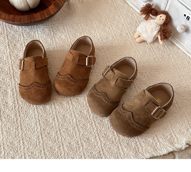 2026 Neue Freizeitschuhe für Jungen und Mädchen, modische Kinderschuhe mit Schnalle, runder Zehenpartie, im britischen Stil, Loafer, Unisex-Schuhe für Kinder, Baby-Laufschuhe – Detail 9