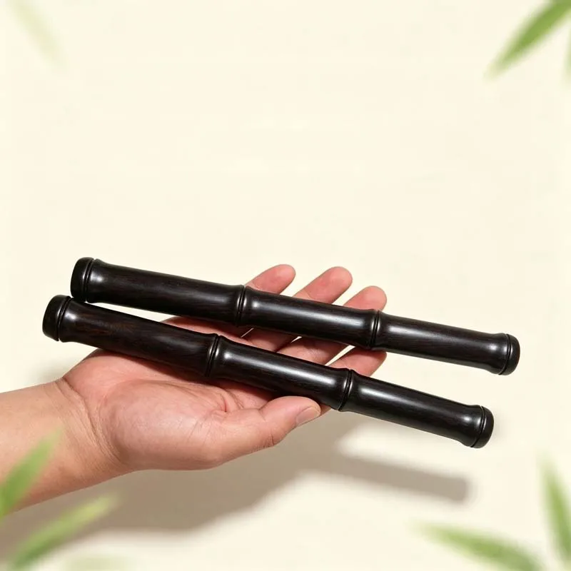 屋外用、携帯に便利なedc（エブリデイキャリー）クリエイティブなデザインの、黒檀と竹で作られた小型の短いマッサージ棒。