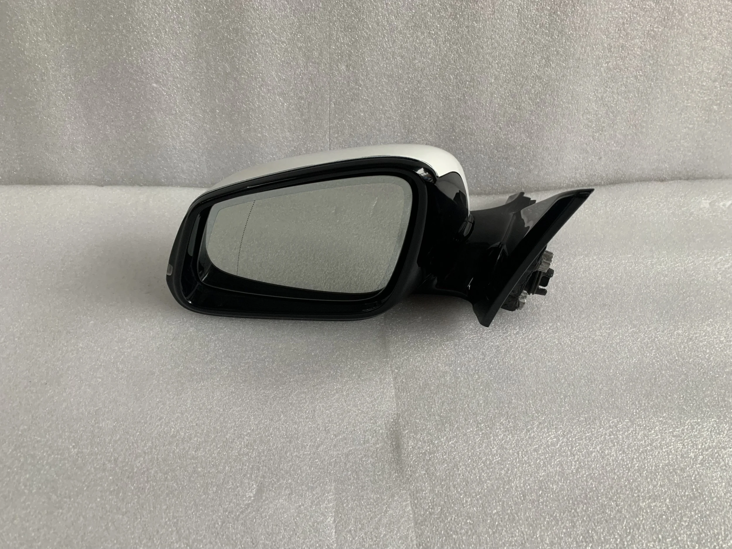 Original high-quality rearview mirror suitable for  2 series F22F23 rearview mirror with anti glare heating function