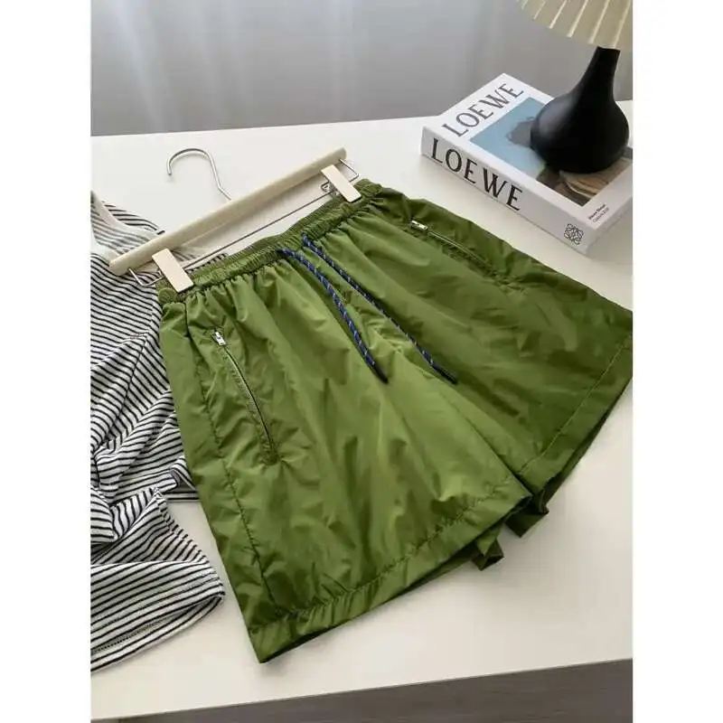 

Women Quick Drying Shorts Summer Elastic Waist Loose Lightweight Zipper Pocket Casual Shorts