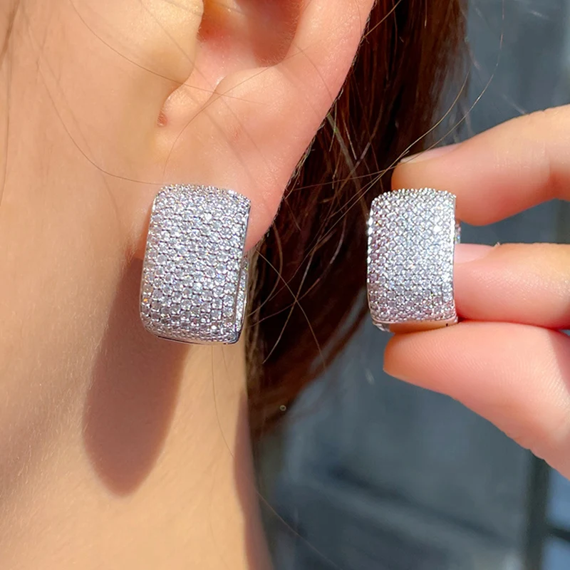 Huitan kolczyki koła z pełną cyrkonią dla kobiet Bling Bling Temperament kobiece akcesoria do uszu luksusowa biżuteria ślubna dla nowożeńców