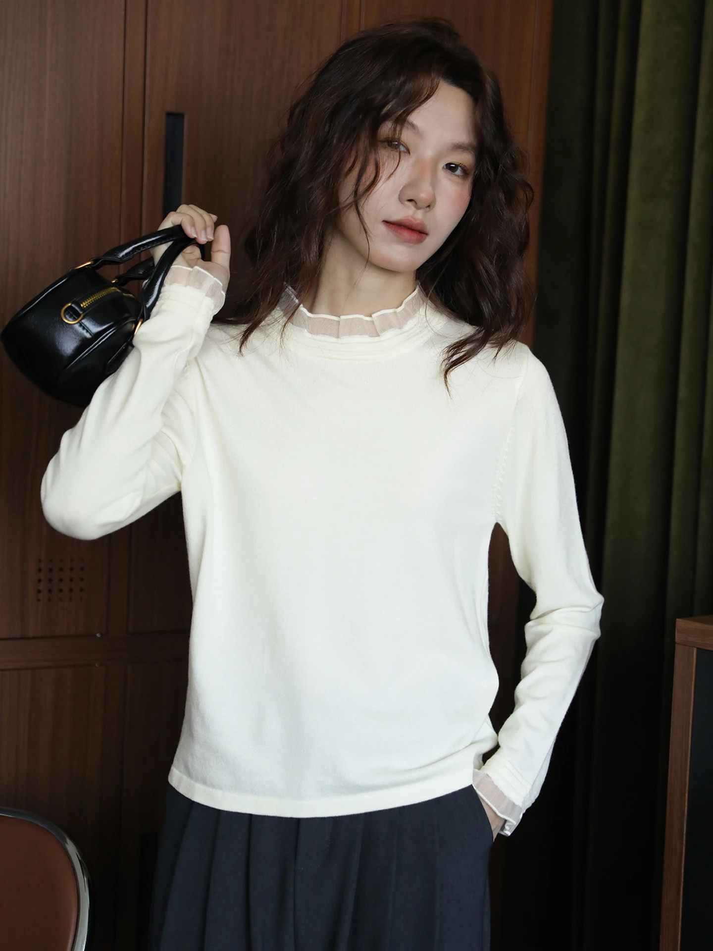 

Винтажный трикотажный топ из смесовой шерсти с кружевным воротником и вставками, базовая модель для ношения под одеждой, в стиле ретро-коммьютер.