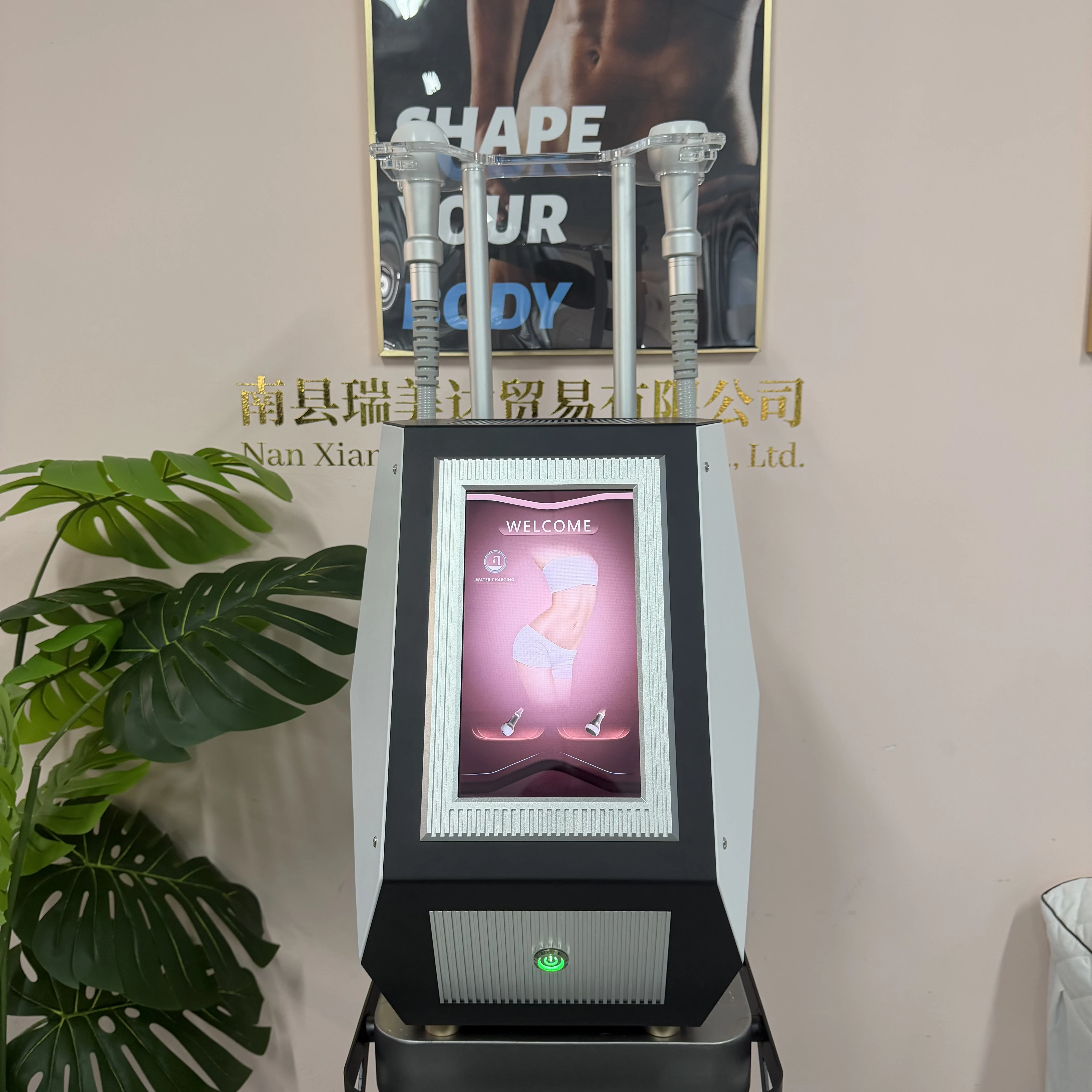 Appareil de raffermissement et d'amincissement de la peau chaud et froid, utilise une technologie de refroidissement non invasive pour éliminer la graisse et réduire la cellulite