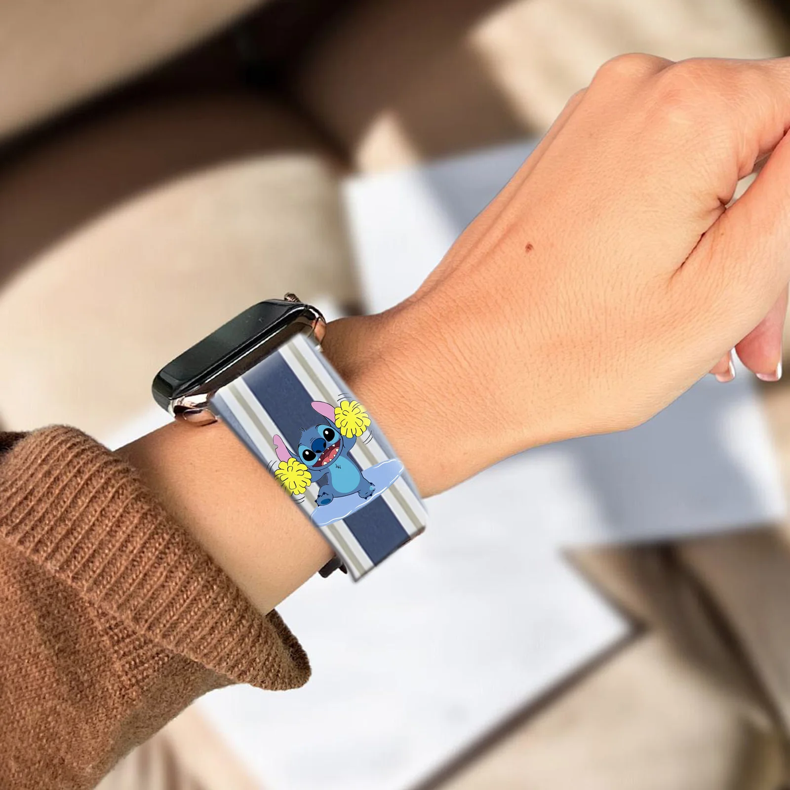 Apple için Disney dikiş silikon baskılı kayış izle 9 8 7 SE bant değiştirilebilir bilezik için iWatch 45mm 44mm 42mm 41mm Watchband