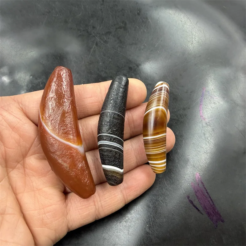 Matte, Frosted Red , Curved Horn-Shaped Tube; Black Agate With Twisted Threads, Decorative Ring