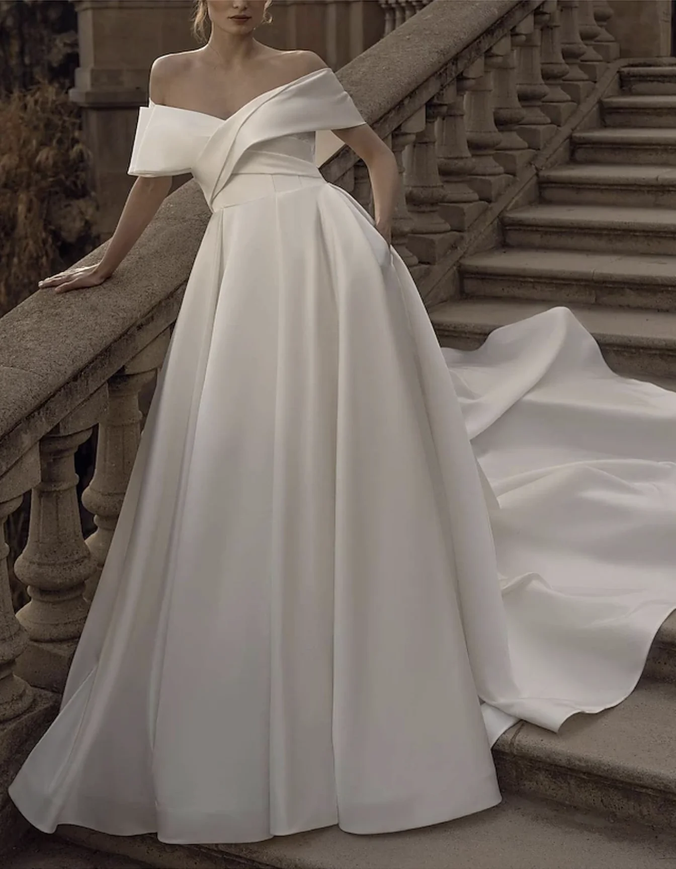 Wedding Dresses Ball Gown Off Shoulder V Neck Regular Straps Chapel Train Satin Bridal Gowns With Ruched 2024