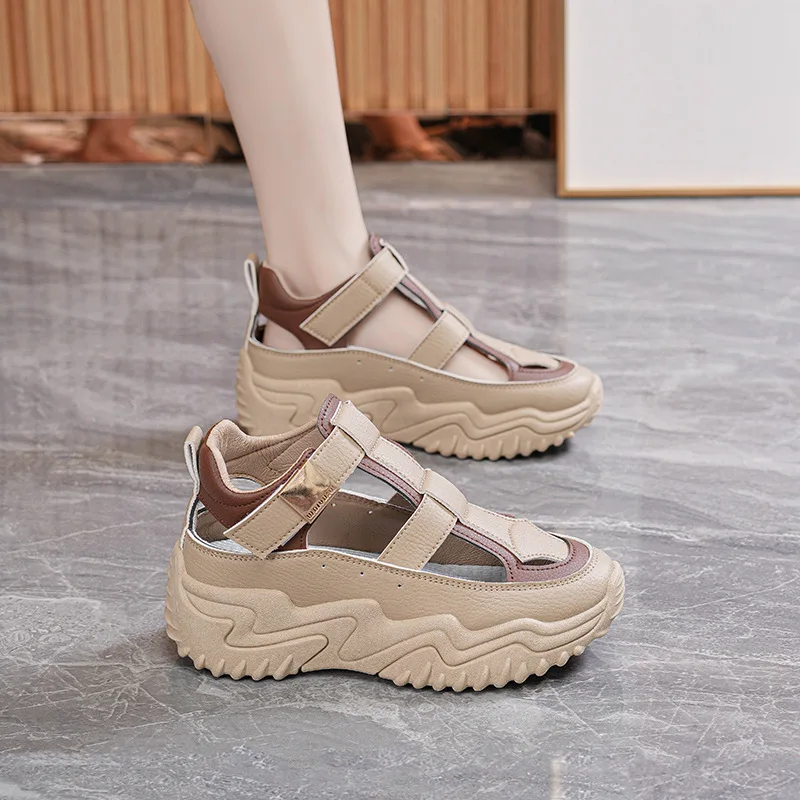 

Летняя женская новая дышащая крутая обувь с полыми отверстиями, корейская версия, спортивная и повседневная обувь для папы для женщин