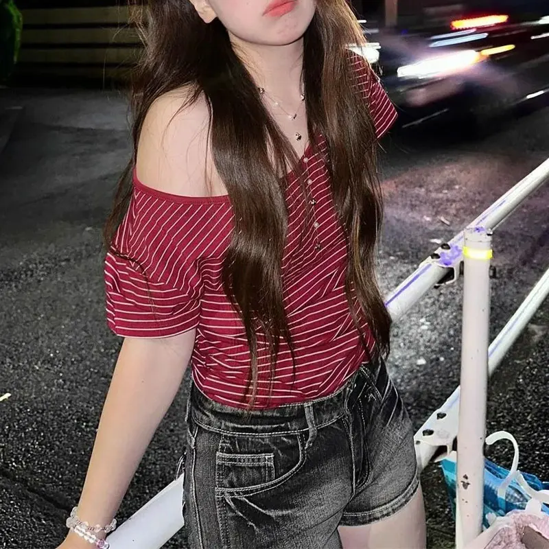 

American Retro Skew Collar Striped T-shirts Women's Clothing Contrasting Colors Summer New Fashion Off Shoulder Casual Pullovers