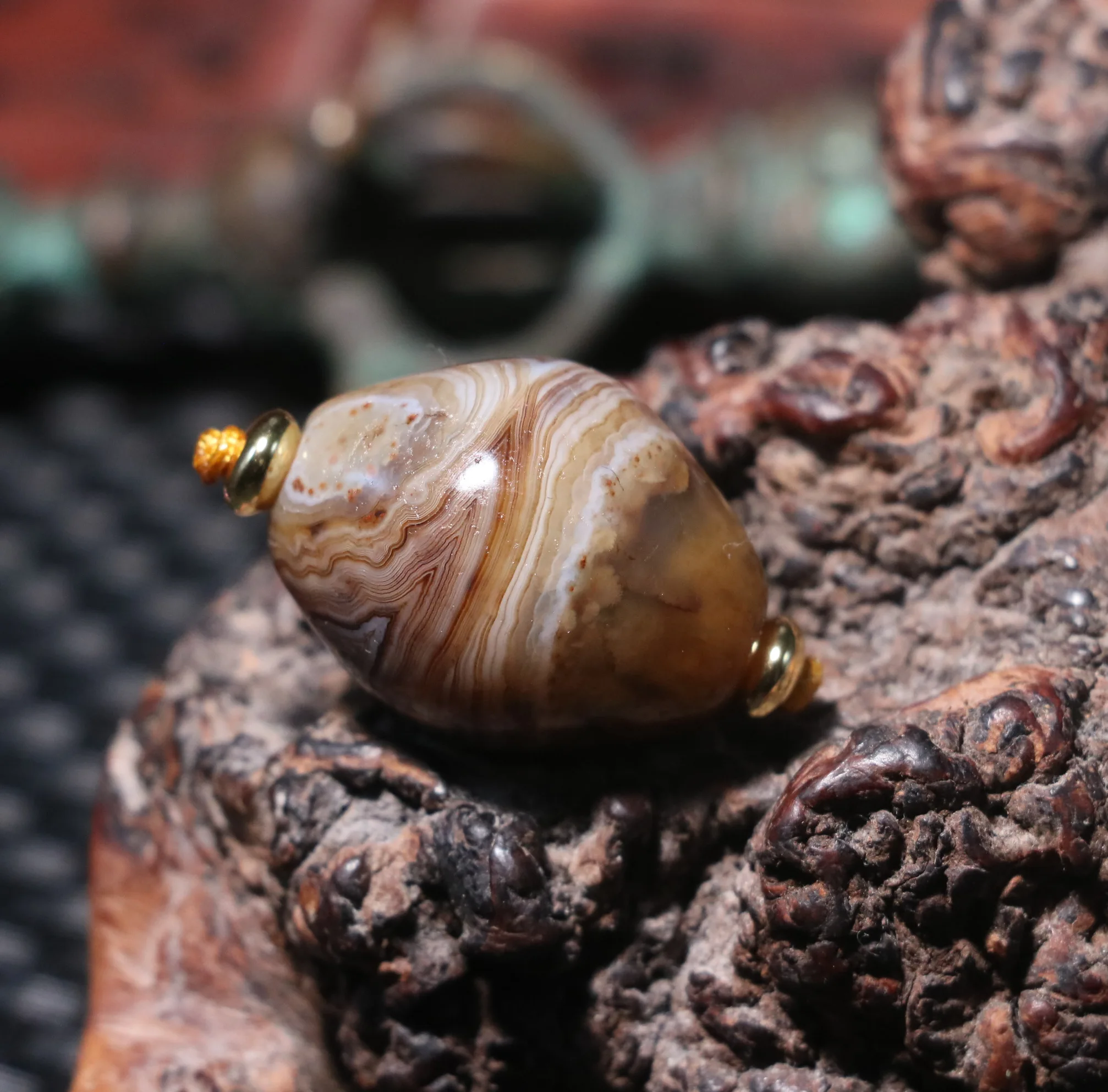 Magic Power Energy Tibetan Old Agate Daluo Full Natural Silkworm Lines Symbolize dZi Bead Amulet Pendant Talisman UPD240829C63