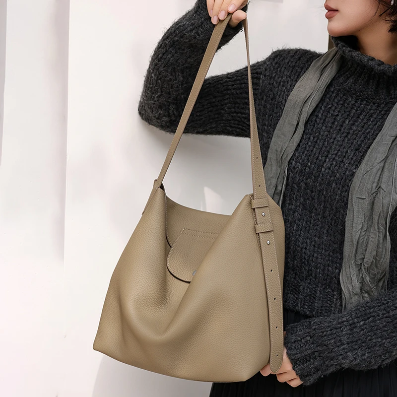 Roomy Water-resistant Full Grain Leather Exquisite Tote Handbag Women New Commute Shopping 2026 for Ladies Parisian Chic Design