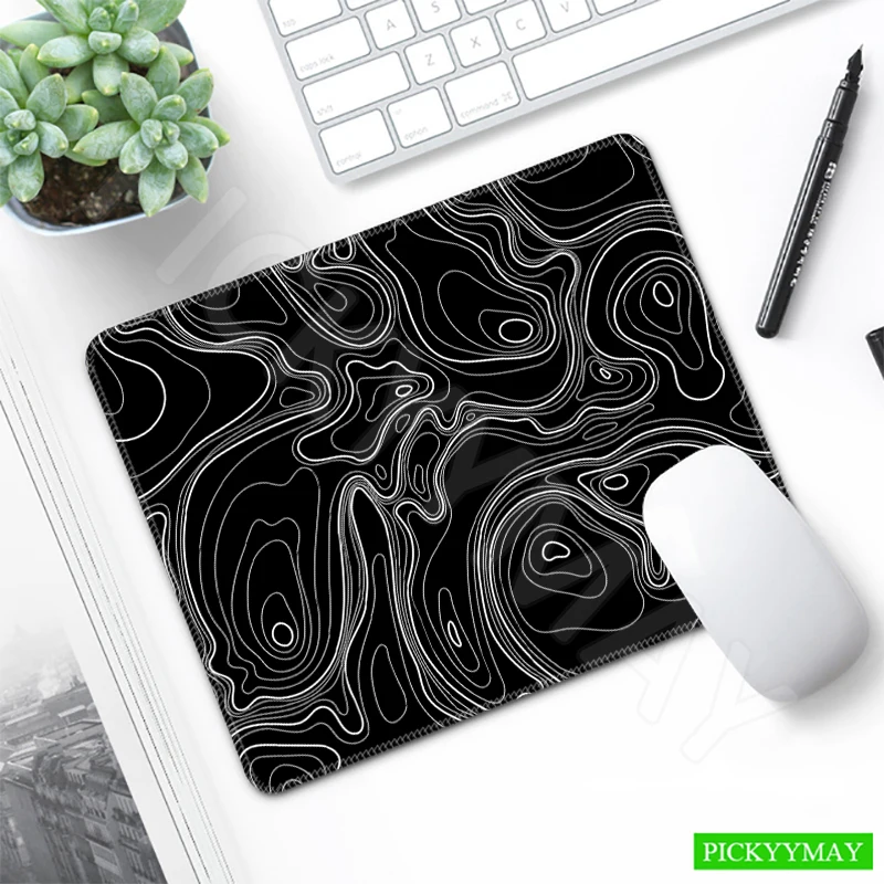 

Small Gaming Mousepads Black And White Mouse Pad ComputerMousepad Office Mouse Mat Desk Pads Table Mats Deskpad 18x22cm